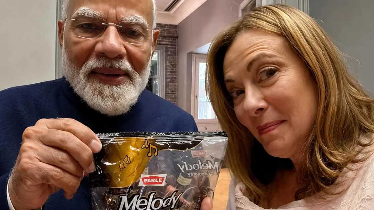 Immagine di Meloni e Modi a Villa Pamphilj. La diplomazia delle caramelle e i due leader che si riconoscono