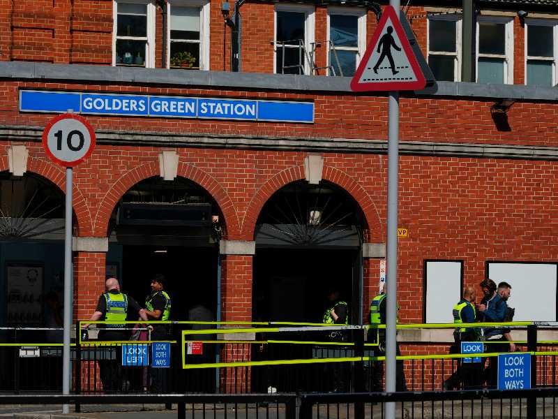 Linciato per aver parlato ebraico a Londra