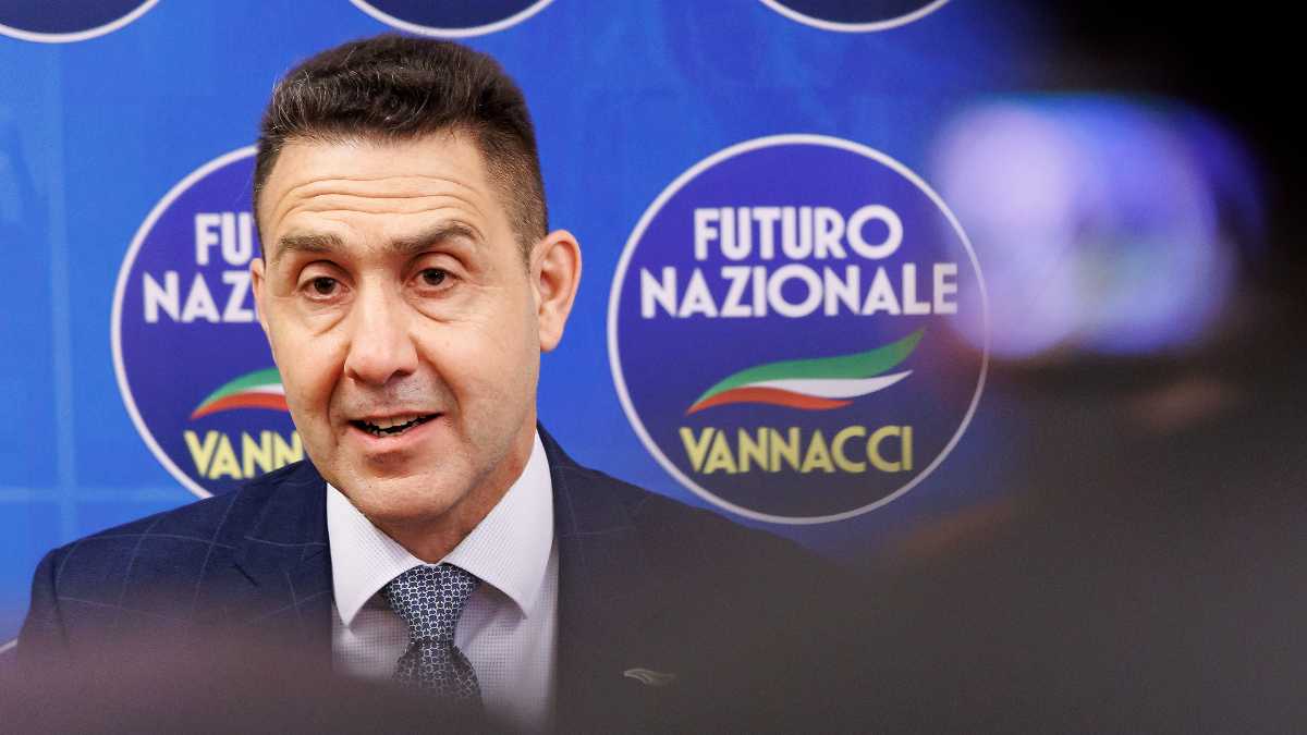 Immagine di Vannacci recluta ancora: due senatori Lega, direttori, corteggia il vice Zaia