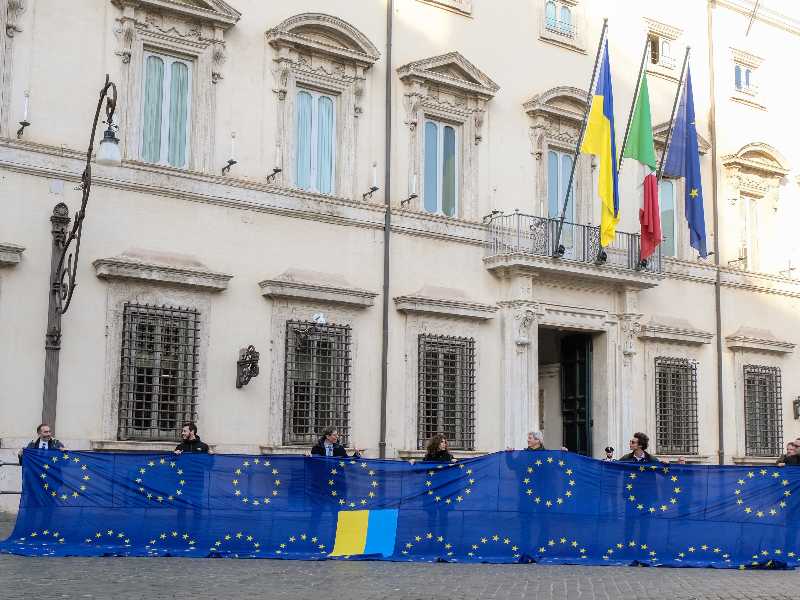 Nardella (Pd): "Il governo sostenga la proposta di Merz per avvicinare Kyiv alla Ue"