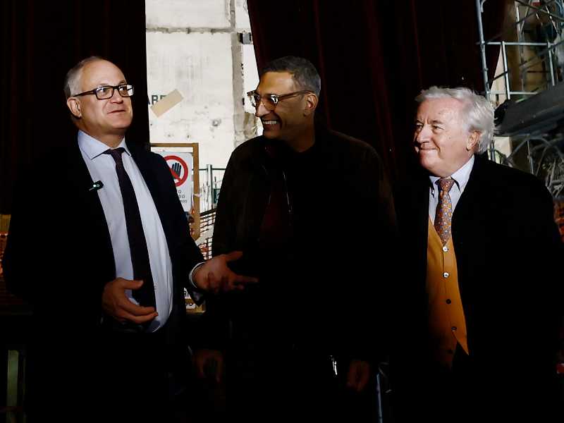 Il sindaco Roberto Gualtieri, Francesco Siciliano e Luca De Fusco al cantiere per il restauro del Teatro Valle. Foto LaPresse
