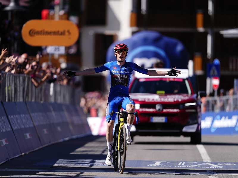 La vittoria di Jonas Vingegaard a Pila (foto LaPresse)