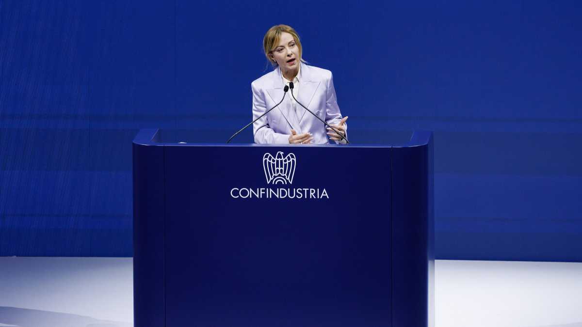 Immagine di L'intervento di Meloni all'Assemblea di Confindustria: “L'Europa pensi alla crescita". E vede G. Letta