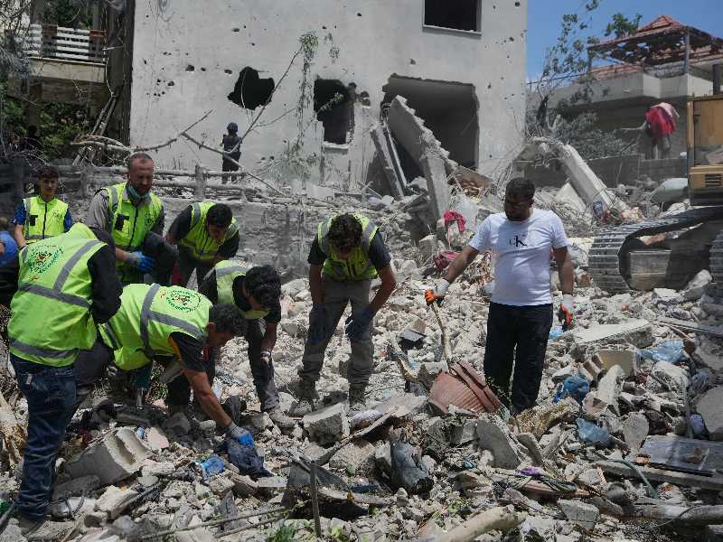 L’esercito israeliano avanza in Libano. Vittime e messaggi