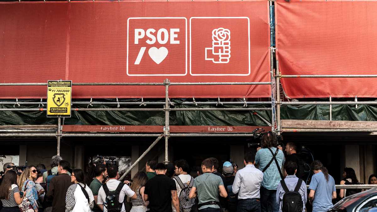 Immagine di La Guardia Civil entra nella sede nazionale del Psoe a caccia di fondi neri