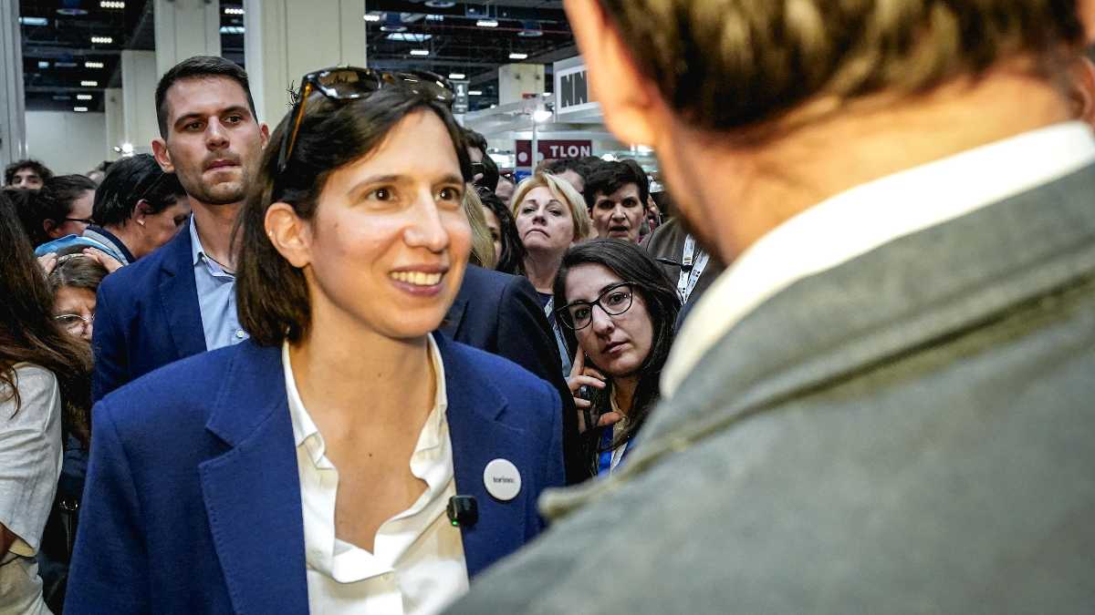 Immagine di Il nervosismo di Schlein tallonata da Conte. Prove di primarie (in tv)