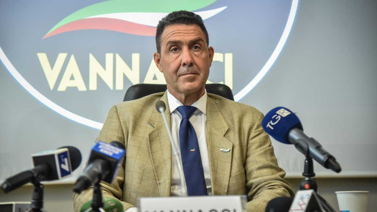 Immagine di Futuro Nazionale, il partito self-published