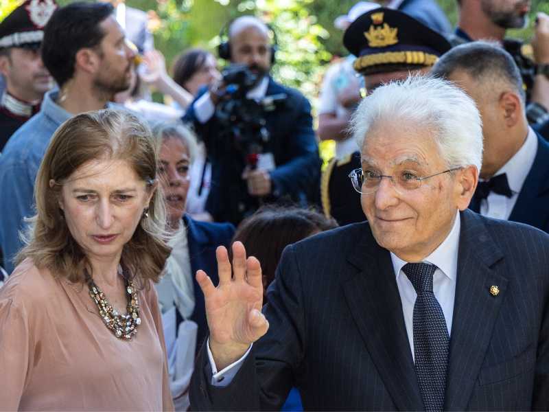 Argini alla politica divisa. Cosa insegna il metodo Mattarella sul due giugno