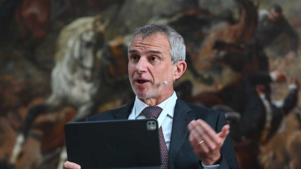 Immagine di L’AI può far crescere la produttività, ma serve una svolta su misura per l'Italia. Parla Schivardi