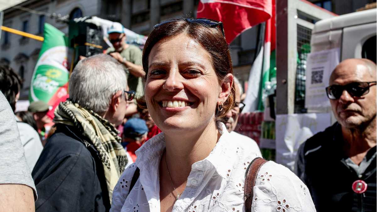 Immagine di Ilaria Salis contro la parata militare della festa della Repubblica: "Va abolita"