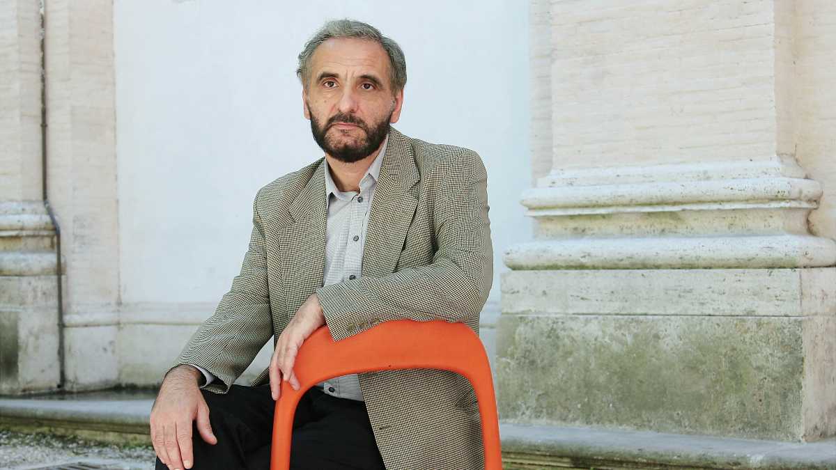 Immagine di Michele Mari in testa ai finalisti dello Strega ci fa felici
