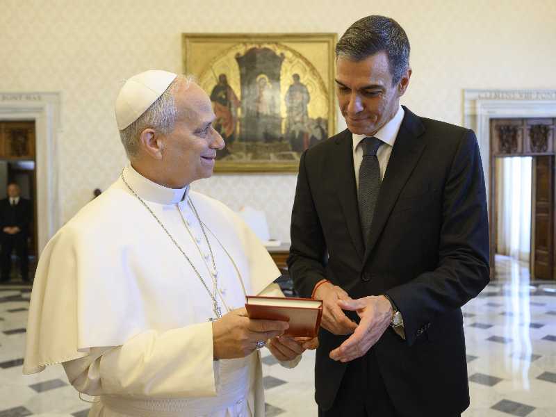 Il Papa con il premier spagnolo Pedro Sánchez
