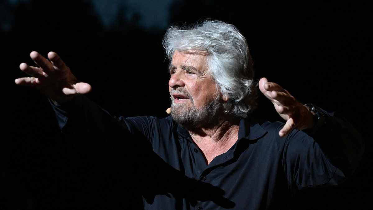 Immagine di Beppe Grillo attacca Todde e il campo largo: "Bloccano le rinnovabili"