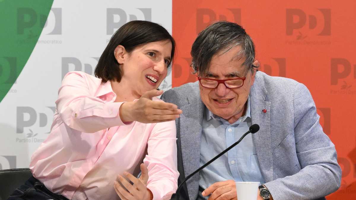 Immagine di La terza via Elly Schlein sull'intelligenza artificiale passa per Parisi e Bernie Sanders