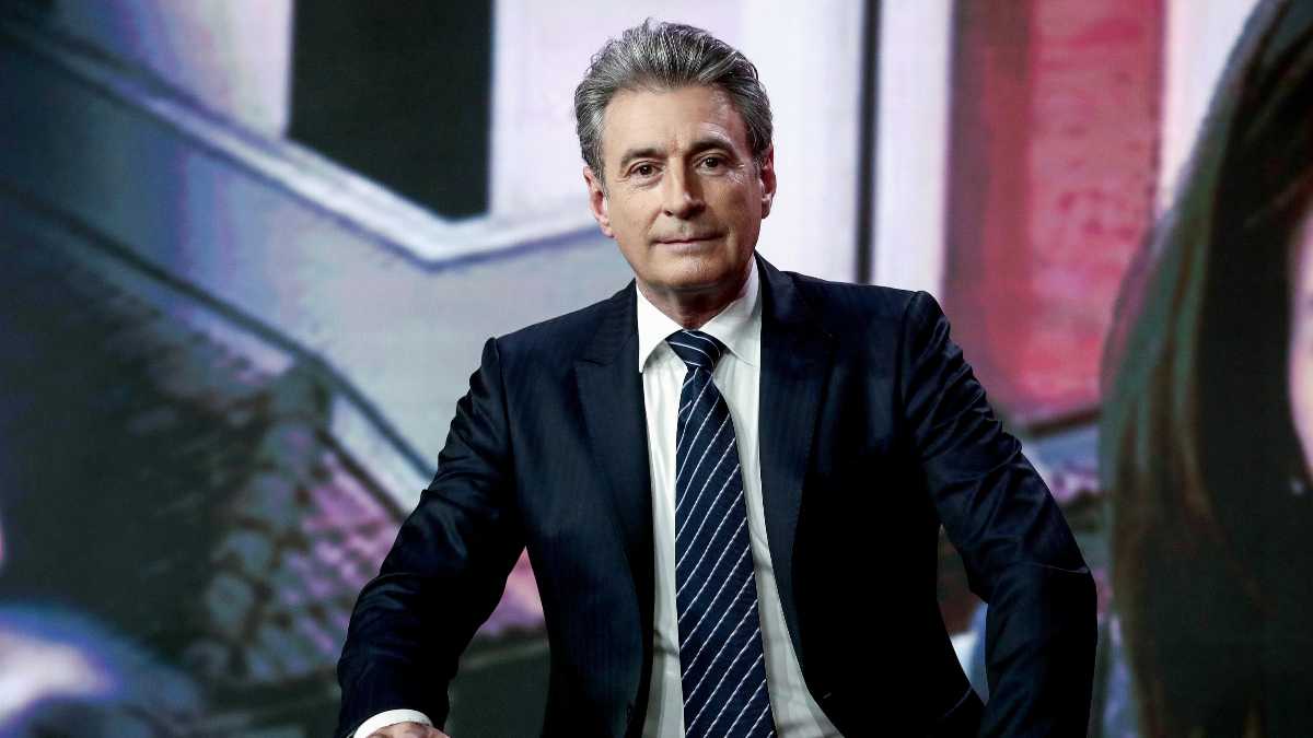 Immagine di Rai, figure esterne per mettere la palla in studio (ed è pure bucata)