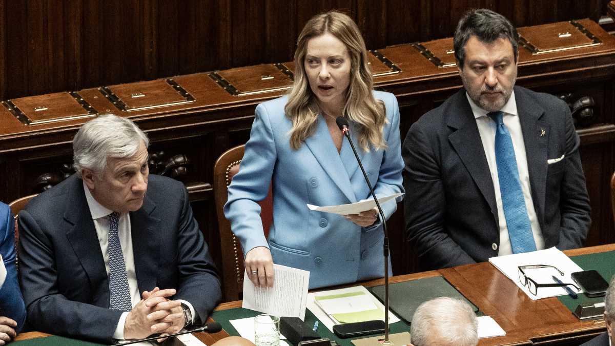 Immagine di Meloni fa l’anti Vannacci su Kyiv e migranti. Ma sulla Difesa maggioranza e opposizione vanno in tilt
