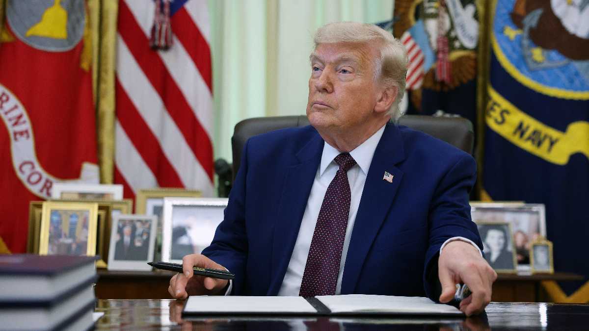 Immagine di Trump ferma i raid e annuncia l'accordo con l'Iran. Vance vola a Évian