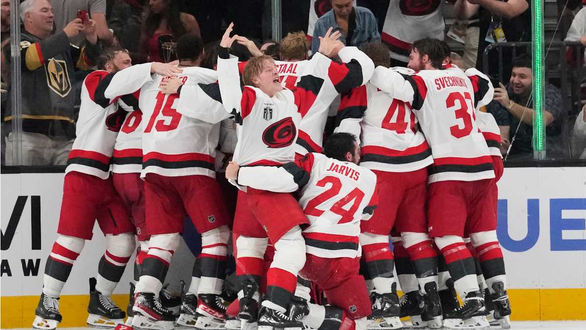 Immagine di La vittoria del titolo Nhl di Carolina e le passioni degli americani che non cambiano