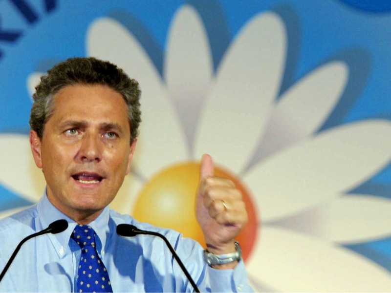 Francesco Rutelli al tempo dell'assemblea costituente della Margherita, luglio 2001 (foto Ansa)
